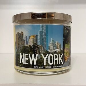 Bath & Body Works βNEW YORKβ Rose Water & Ivy Candle. NEW!